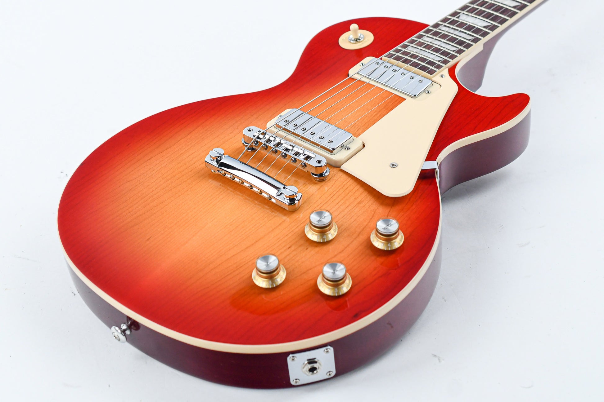 Gibson Les Paul Deluxe 70s Electric Guitar - 70s Cherry Sunburst detail image 3