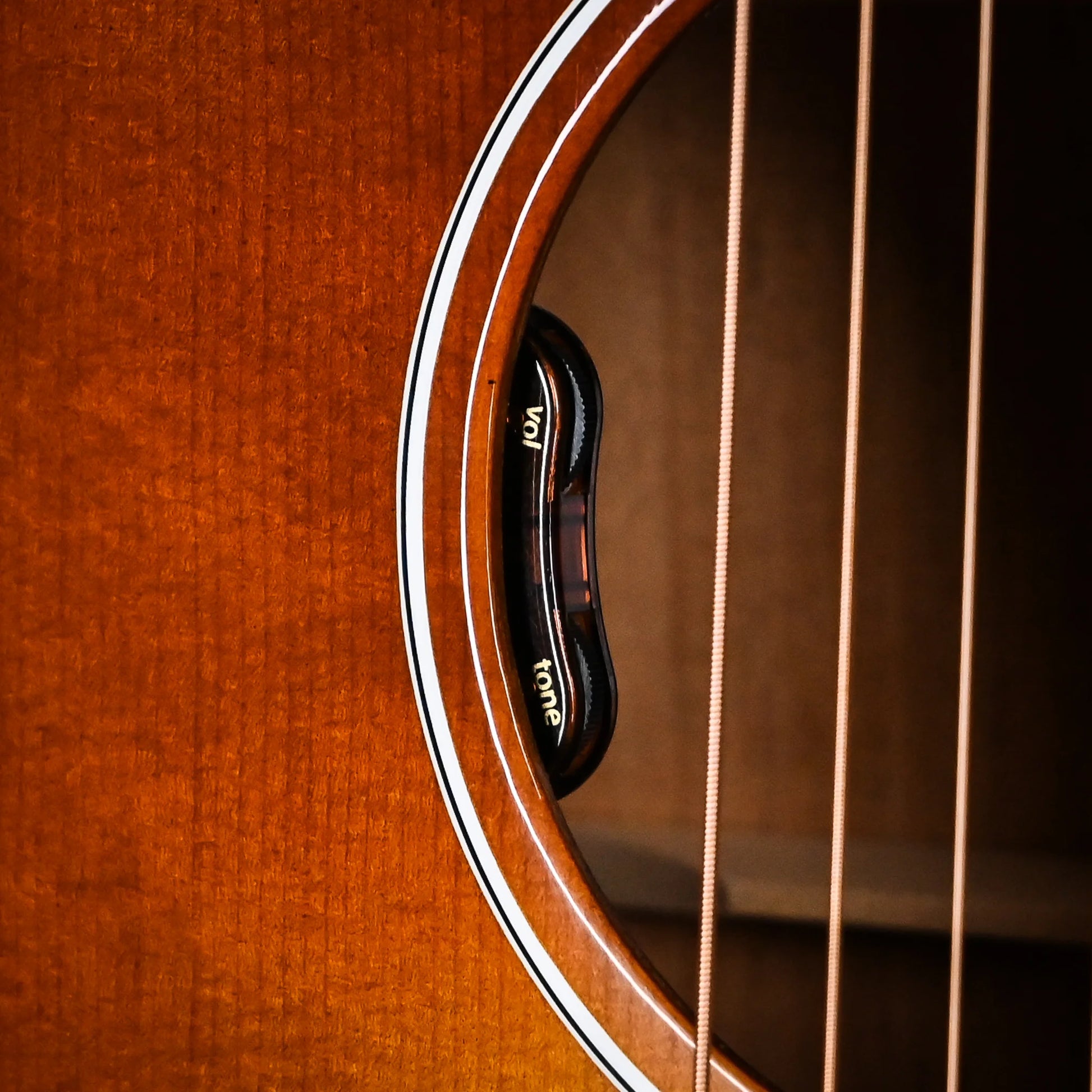 Gibson J-45 Standard Acoustic Guitar - Honeyburst Gloss detail image 5